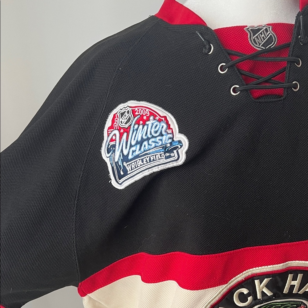 Vintage Chicago Blackhawks Men's Black and Red Jonathan Toews Jersey Size 50 - Picture 2 of 4